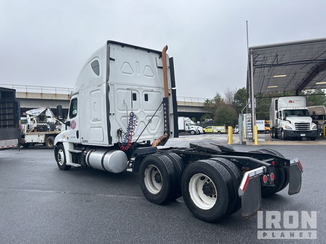 CAMIóN CAMAROTE 2016 FREIGHTLINER