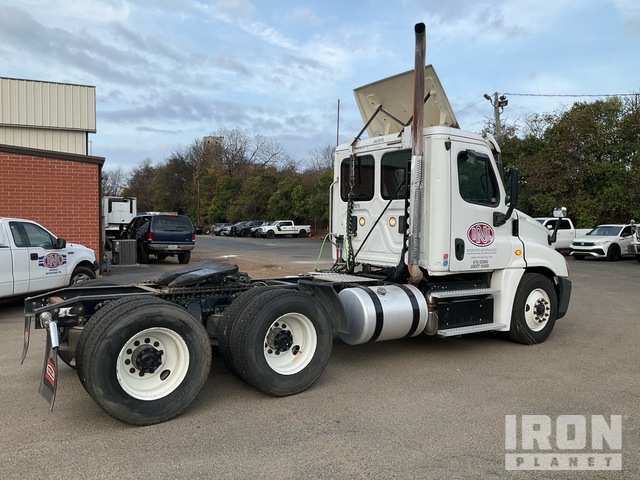 CAMIóN 2017 FREIGHTLINER