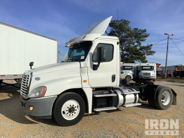 CAMIóN 2016 FREIGHTLINER