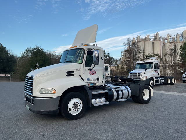 2018 Mack CXU612 4x2 S/A Day Cab Truck Tractor 2018 Mack CXU612 4x2 S/A Day Cab Truck Tractor