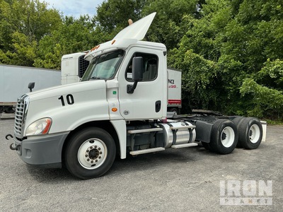 2017 Freightliner Cascadia 125 6x4 تراكتور شاحنة نهارية (ثنائية المحور)