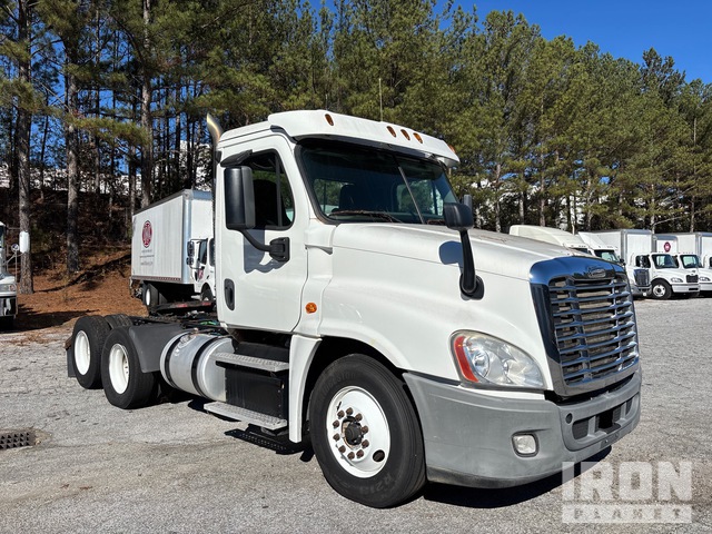 CAMIóN 2016 FREIGHTLINER