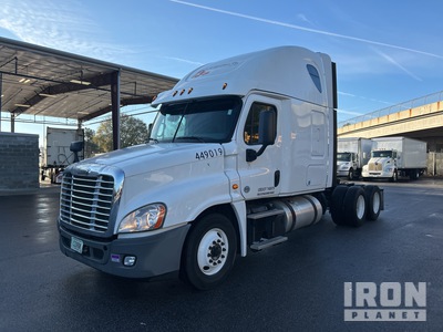 2019 Freightliner Cascadia 125 6x4 T/A Sleeper Truck Tractor