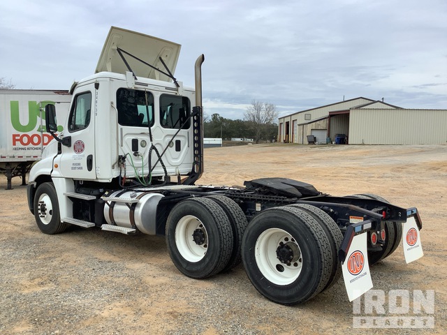 CAMIóN 2016 FREIGHTLINER