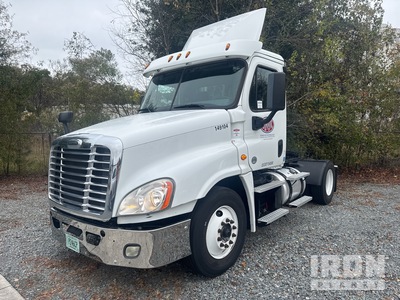 2019 Freightliner Cascadia 4x2 S/A Day Cab Truck Tractor