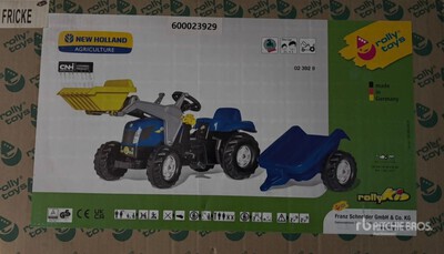 New Holland Tractor a Pedales Toys