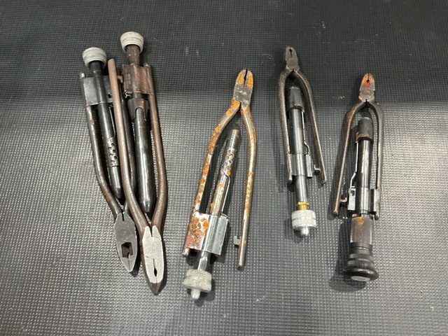 (47) Safety Wire Twisting Pliers