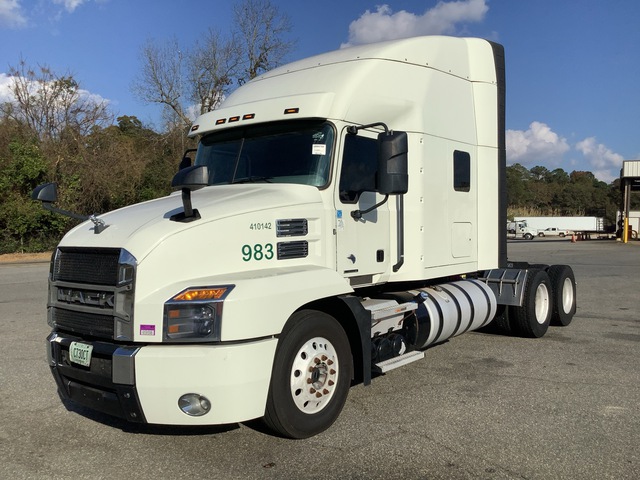 2020 Mack Anthem AN64T 6x4 T/A Sleeper Truck Tractor 2020 Mack Anthem AN64T 6x4 T/A Sleeper Truck Tractor