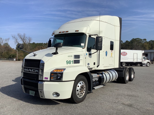 2020 Mack Anthem AN64T 6x4 T/A Sleeper Truck Tractor