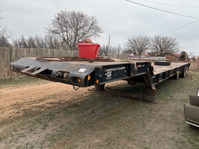 1981 Herc Tri/A Step Deck Oilfield Trailer 1981 Herc Tri/A Step Deck Oilfield Trailer