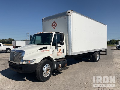 2002 International 4300 4x2 Van Truck