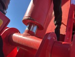 Hydraulics with Basket Tilt Cylinder
