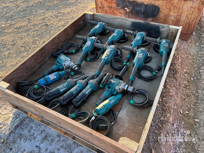 Quantity of (7) Makita 6 in Grinders