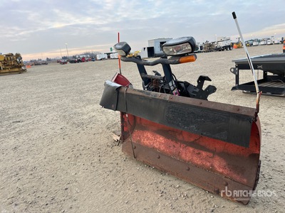 Boss Smart Hitch 9 Ft Truck Mount 6-Way Chasse-neige