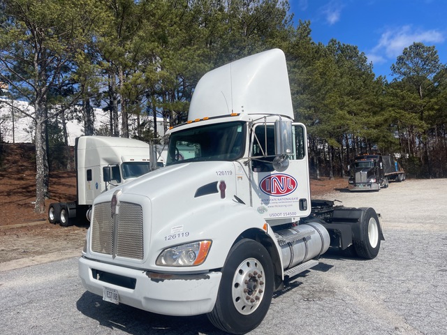 2016 Kenworth T370 4x2 S/A Day Cab Truck Tractor 2016 Kenworth T370 4x2 S/A Day Cab Truck Tractor