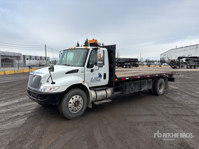 2007 International 4300 Flatbed Truck