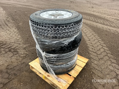 Quantity of (4) 245/75R17 Opony