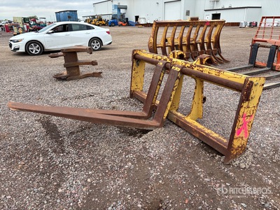 Cat 72 in Wheel Loader Forks