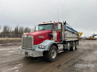 2006 Kenworth T800B 8x4 Tri/A Dump Truck