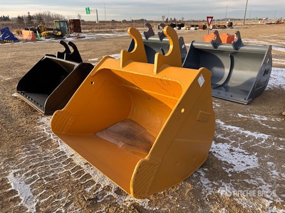 56 in Q/C Cleanup Excavator Bucket