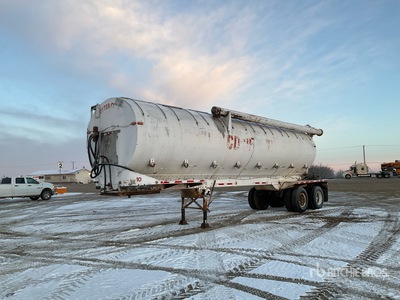 1977 T/A Feed trailer