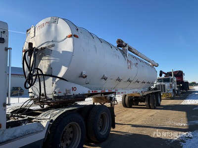 1977 T/A Feed trailer