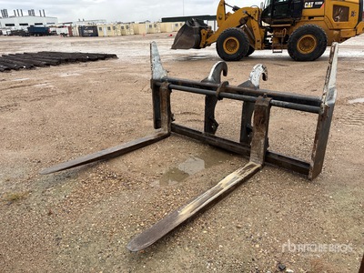 Cat 71 in Q/C Wheel Loader Forks - Fits Cat 938M