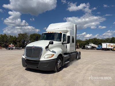 2018 International LT625 6x4 T/A Sleeper Truck Tractor