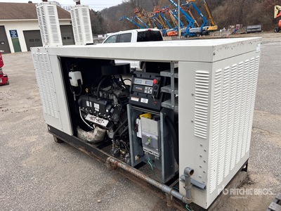 2010 Generac QT10068AVSY 100 kW Skid-Mounted Generator Set
