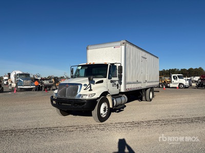 2018 International 4300 4x2 Gesloten vrachtwagen