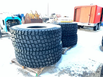 Quantity of (4) Snowmaster 20.5R25 Radial Banden (Unused)