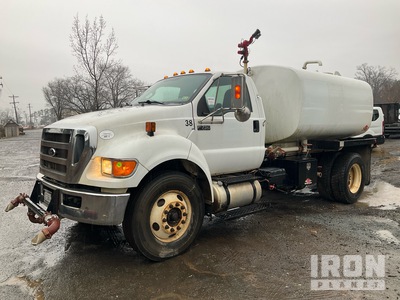 2015 Ford F-750 4x2 Water Truck