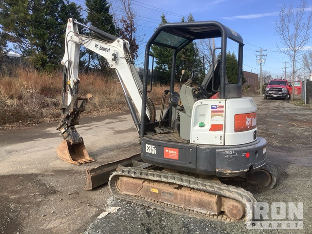 EXCAVADORA 2017 BOBCAT E35I