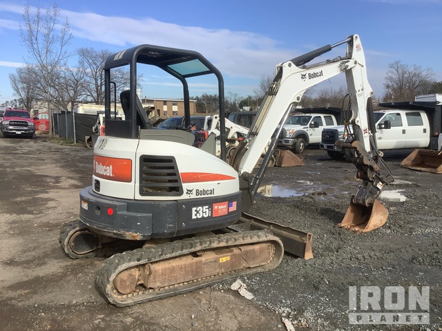 EXCAVADORA 2017 BOBCAT E35I
