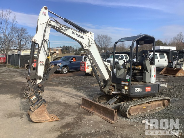 EXCAVADORA 2017 BOBCAT E35I