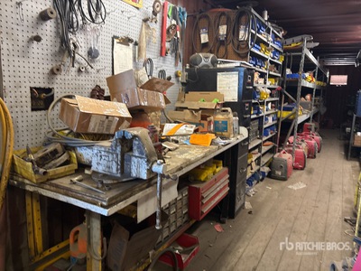 Contents Of Container Divers - Outils à main