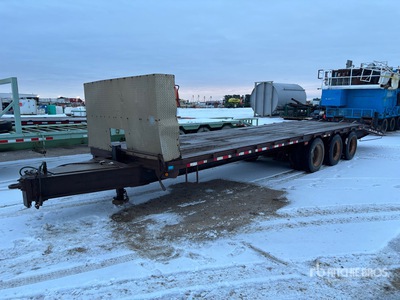 2006 36 ft Tri/A Equipment Trailer