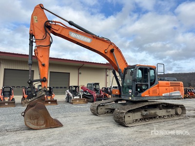 2015 Doosan DX255LC-5 Tracked Excavator
