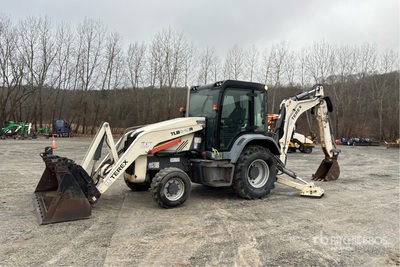 2015 Terex TLB840RDCSS 4x4 Baggerlader