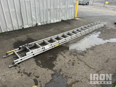 2014 Louisville 32 ft Aluminum Extension Ladder