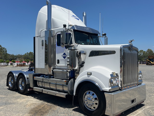 2013 Kenworth T909 6x4 Sleeper Prime Mover