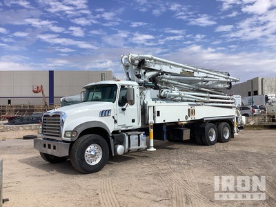 Everdigm 38CX-5 on 2019 Mack GR64F 6x4 Concrete Pump Truck