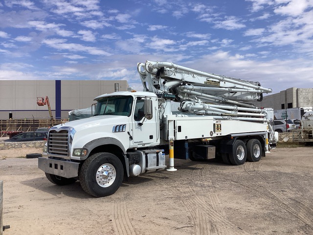 Everdigm 38CX-5 on 2019 Mack GR64F 6x4 Concrete Pump Truck