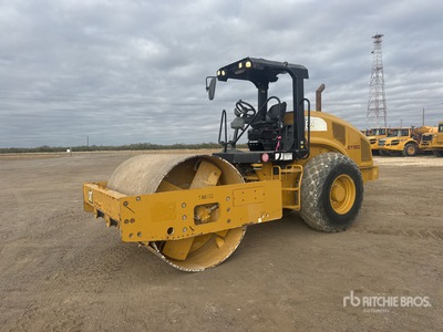 2014 Cat CS56B Smooth Drum Compactor