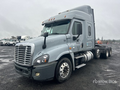 2015 Freightliner Cascadia 125 8x4 Tri/A Sleeper Truck Tractor