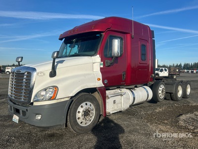 2012 Freightliner Cascadia 125 8x4 4-Achs Sattelzugmaschine mit Schlafkabine