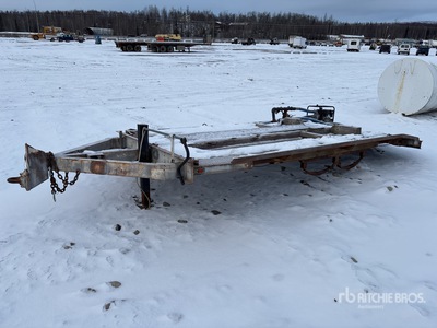Water tank trailer deck