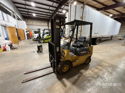 1994 Cat GP15 3000 lb Pneumatic Tire Forklift