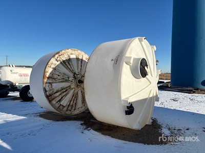 Free Form 1500 1500 gal Cone Bottom Fertilizer Tank