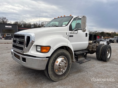 2006 Ford F-650 XL 4x2 Cab and Chassis